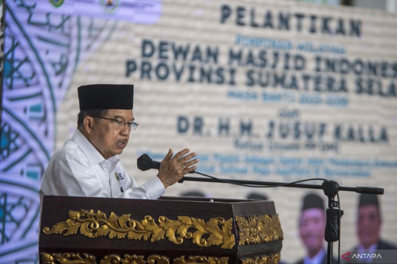 Jusuf Kalla Lantik Pengurus Pimpinan Wilayah DMI Sumatera Selatan