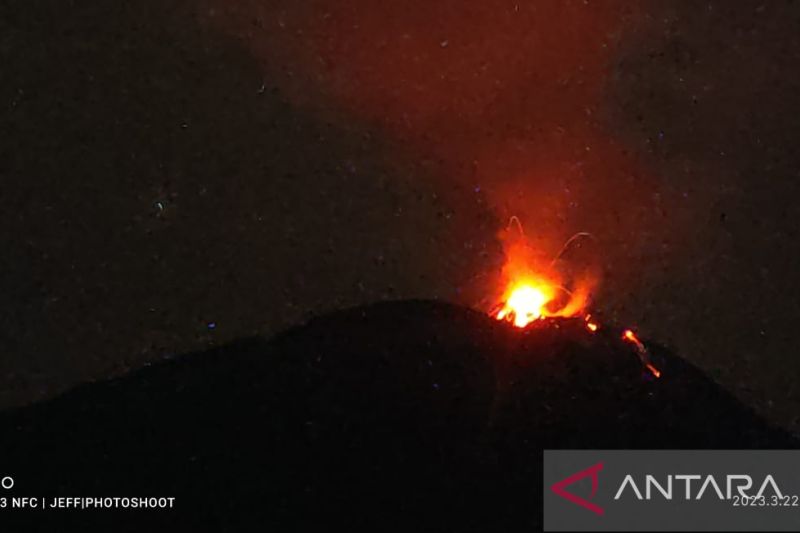 Ile Lewotolok kembali erupsi dengan ketinggian 500 meter