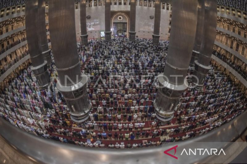 Tarawih pertama di Indonesia