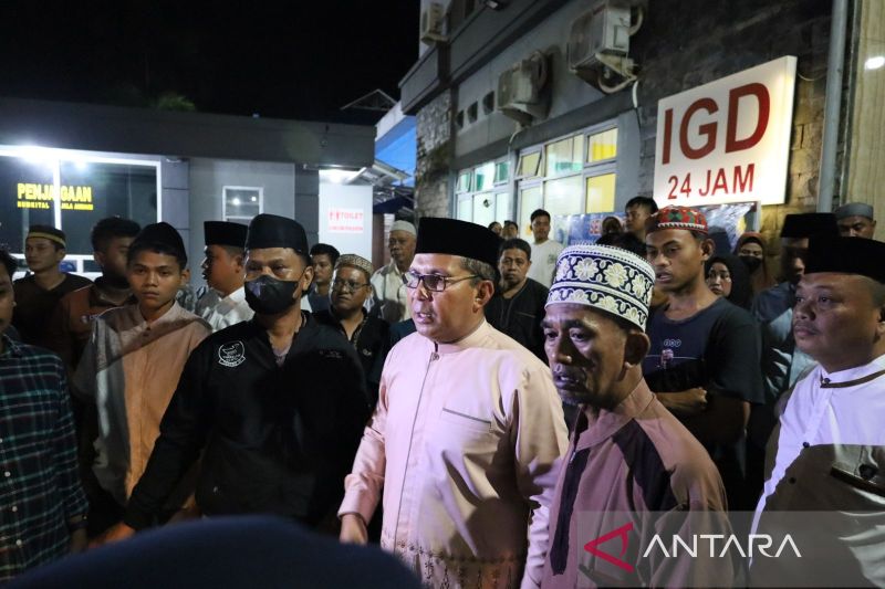 Humaniora: Dinas PU Makassar diminta uji konstruksi masjid setelah kubahnya roboh