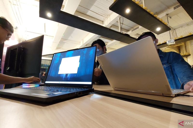 Lenovo Indonesia kenalkan laptop convertible Yoga generasi terbaru