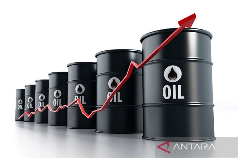Harga minyak naik karena risiko gangguan pasokan jelang data stok AS