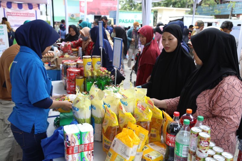 Pemprov DKI tekan harga pangan melalui pasar murah di Jakut