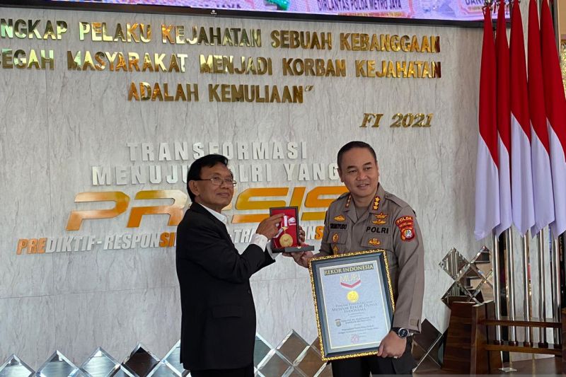 Polda Metro Jaya terima penghargaan MURI atas pengungkapan 277 kg sabu