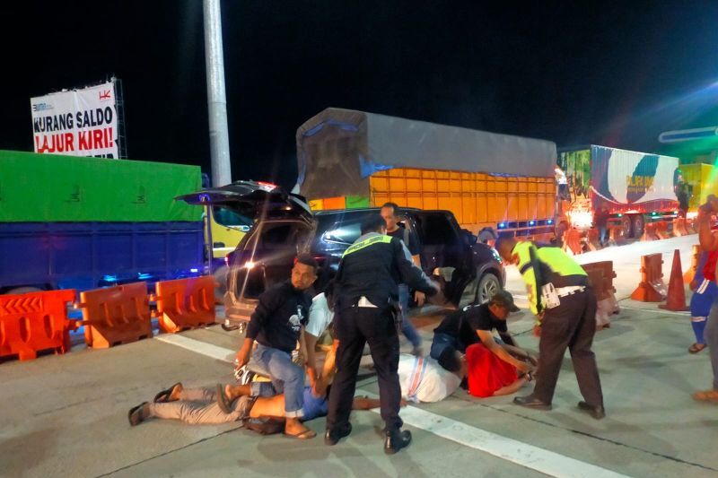 Polda Riau amankan mobil pengangkut narkoba di gerbang tol Pekanbaru