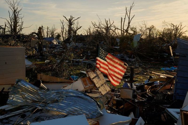 Tim penyelamat AS cari korban tornado di Arkansas