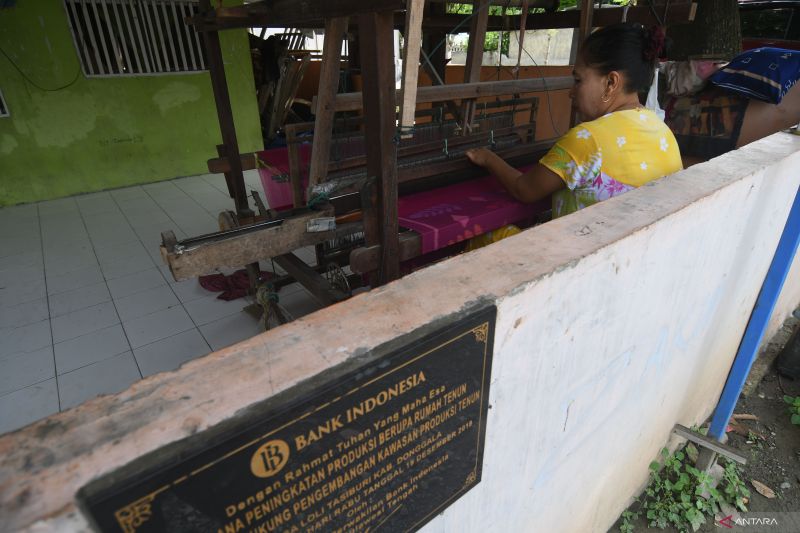 Rumah Tenun Binaan Bank Indonesia