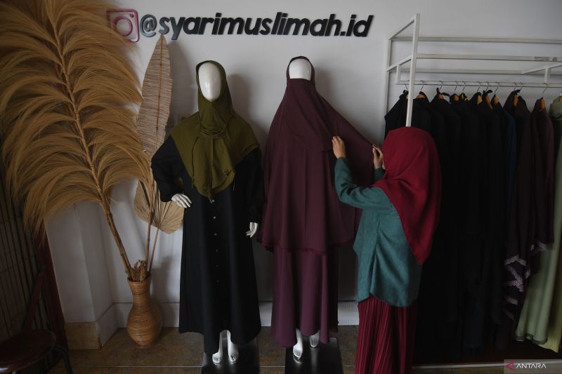 PENJUALAN BUSANA MUSLIM