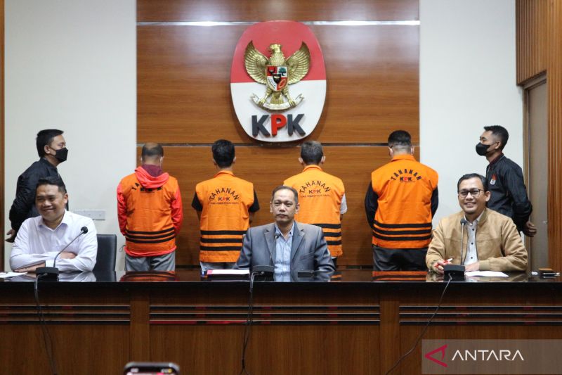 KPK tetapkan Wali Kota Bandung Yana Mulyana tersangka korupsi
