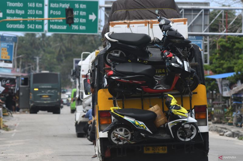 BUS ANGKUT MOTOR