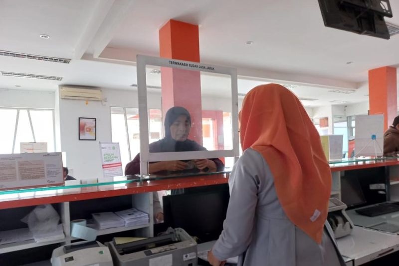 Pos Indonesia salurkan uang sembako pensiunan Pelindo Rp38,9 miliar