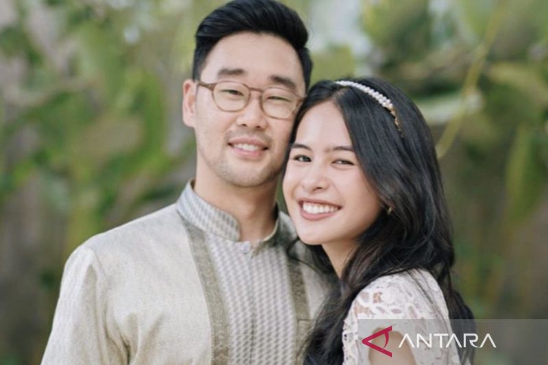 Potret lebaran pertama Maudy Ayunda & Jesse Choi sebagai suami istri