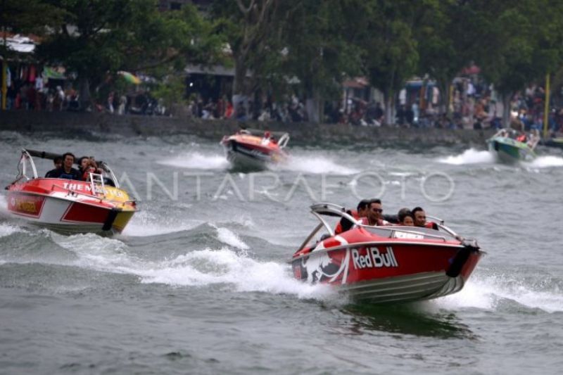 Wisata Telaga Sarangan