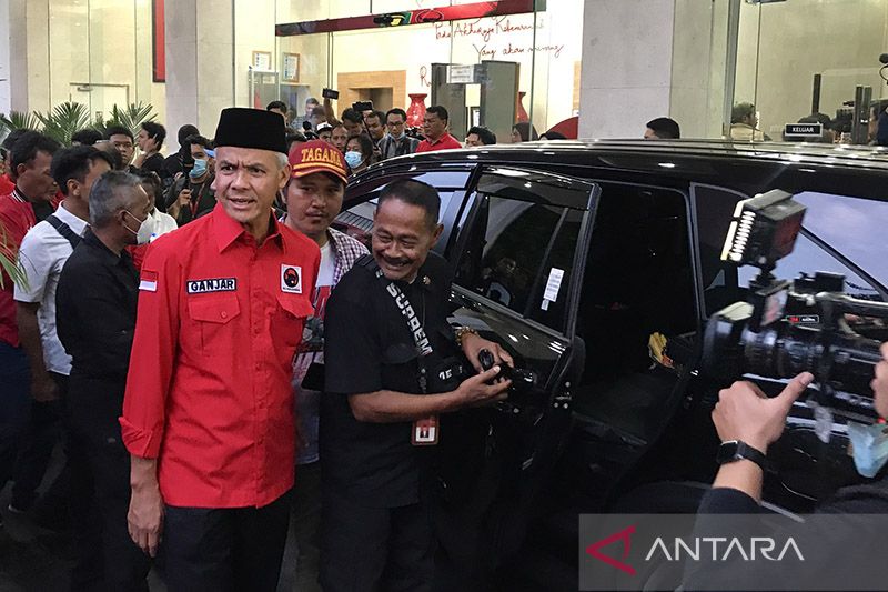 Ganjar luangkan hari libur untuk safari politik dan konsolidasi