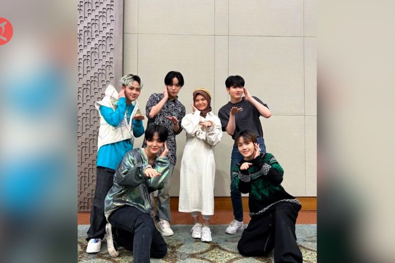 Grup K-pop Treasure bertemu pencipta tren Darari asal Indonesia