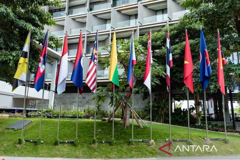 ASEAN reitera compromisso com zona livre de armas nucleares na 42ª cúpula