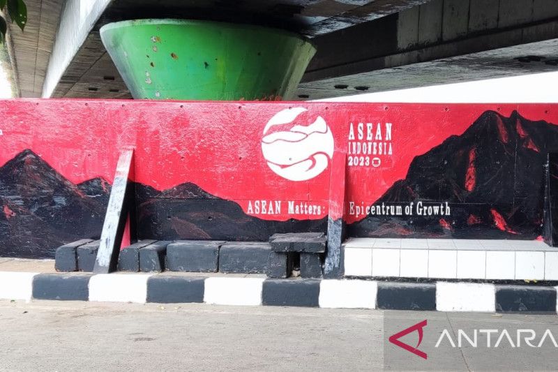 Sambut KTT ASEAN, Kecamatan Palmerah perbanyak mural