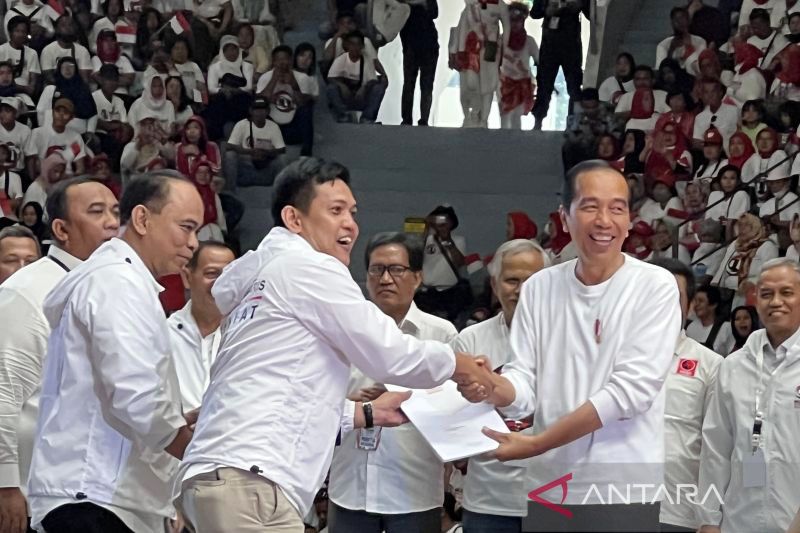 Jokowi mengatakan Indonesia membutuhkan pemimpin yang berani dan berorientasi pada rakyat