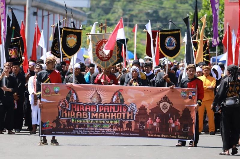 BPIP: Kirab Panji dan Mahkota Kerajaan Sumedang Mutiara Pancasila