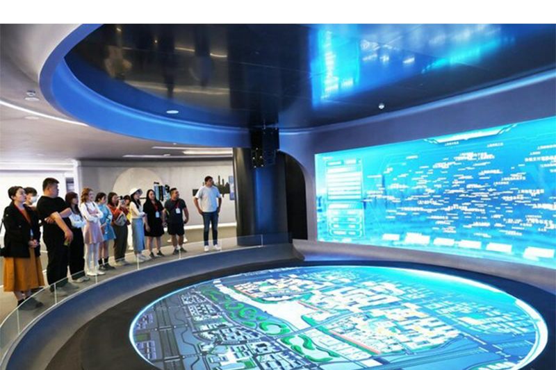 [2023 Daka China] Kalangan “Influencer” Asing Pelajari Pembangunan Industri Bermutu Tinggi di Zhengzhou