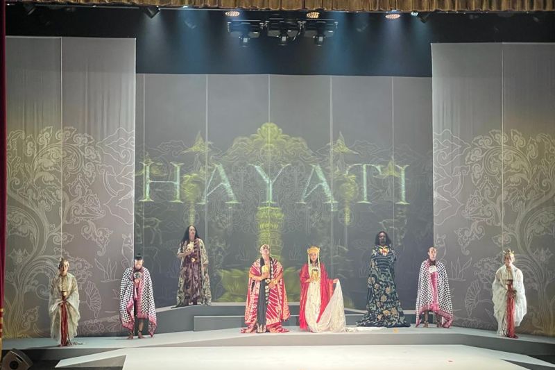 Memilih Indonesia sebagai mitra Negara Qatar dalam program “Tahun Kebudayaan”.