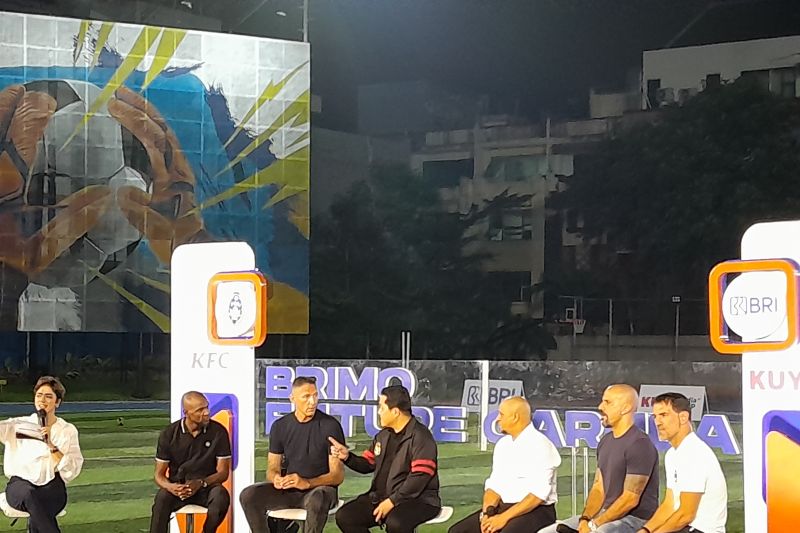 Lima legenda sepak bola dunia hadiri acara BRImo Future Garuda