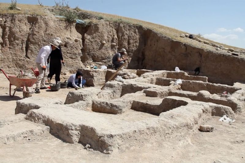 ARKEOLOG TEMUKAN KERANGKA MANUSIA PURBA DI ERBIL IRAK