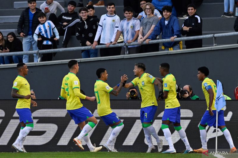 Timnas Brasil melaju ke babak perempat final dengan keunggulan 4-1 melawan Tunisia