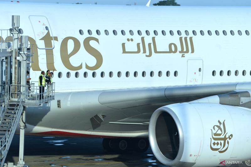 Kemarin, Emirates tambah penerbangan hingga pabrik baru motor listrik