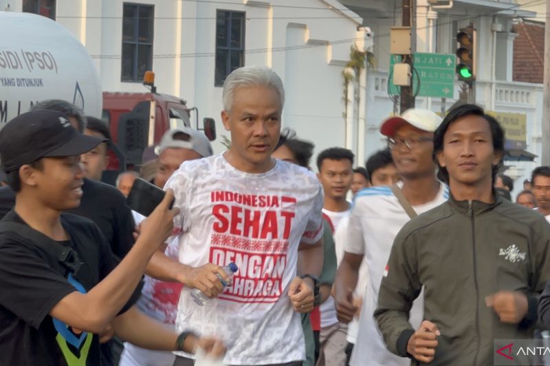 Ganjar Pranowo lari pagi dengan Ono Surono di Cirebon