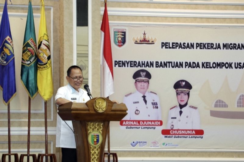 Lampung memberikan bantuan peralatan untuk pembinaan eks TKI