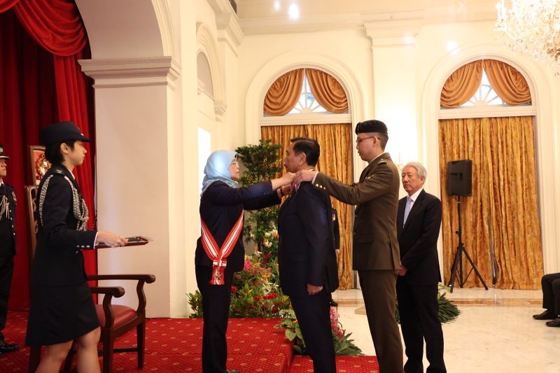新加坡授予班查丹部长杰出服务荣誉