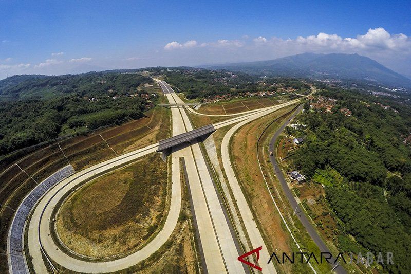 Proyek Jalan Tol Cisumdawu 290518 rai 4