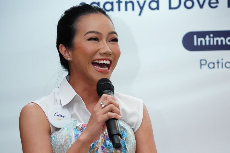 Yura Unita menentang ‘standar kecantikan’ setelah mengejek ketiaknya yang tidak rata.