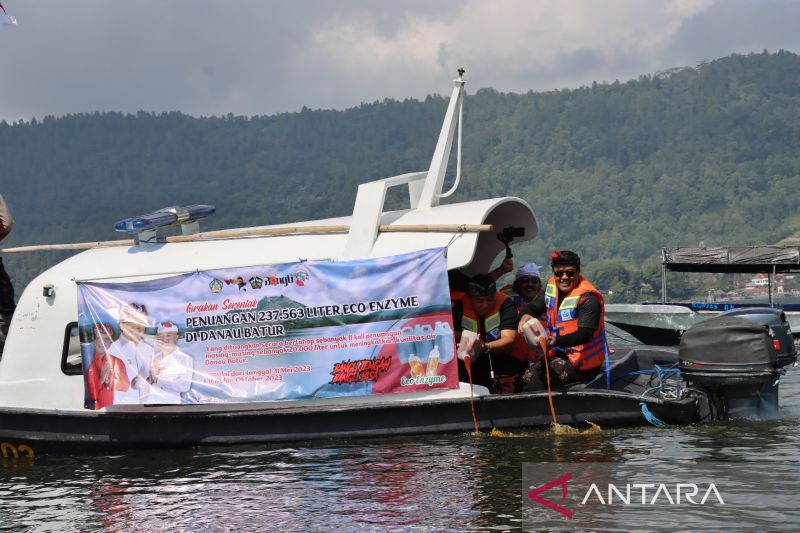 Bangli mendapat rekor MURI untuk pembuangan Eco Enzyme di Danau Bartoor