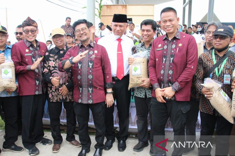 Mentan bagikan 4 ton benih padi antisipasi kekeringan karena El Nino