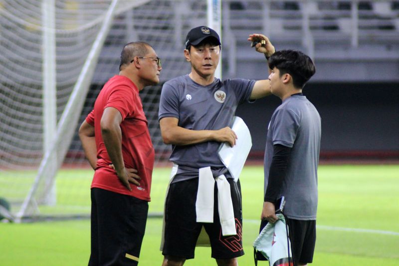 Manajer Timnas Indonesia beri motivasi para pemain setiap hari