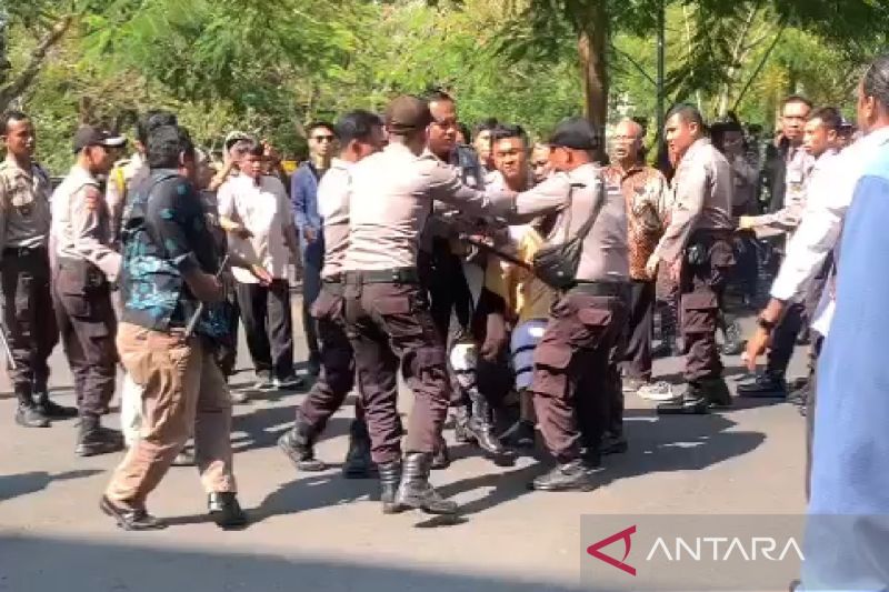 Polisi Selidiki Tindakan Satpam dan Pegawai Universitas Mataram Aniaya Mahasiswa Yang Demo