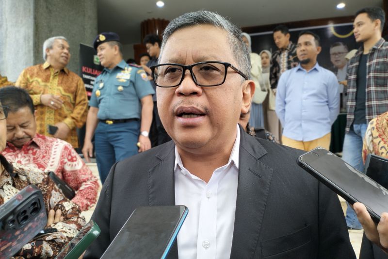 Hasto: Pertemuan elite politik di Tanah Suci baik bagi iklim demokrasi