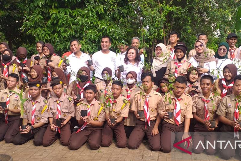 Pemprov DKI-Pramuka tanam bibit hortikultura di Kembangan