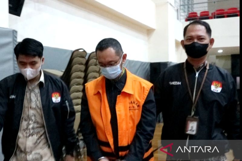 KPK tahan mantan Kepala Bea Cukai Makassar Andhi Pramono
