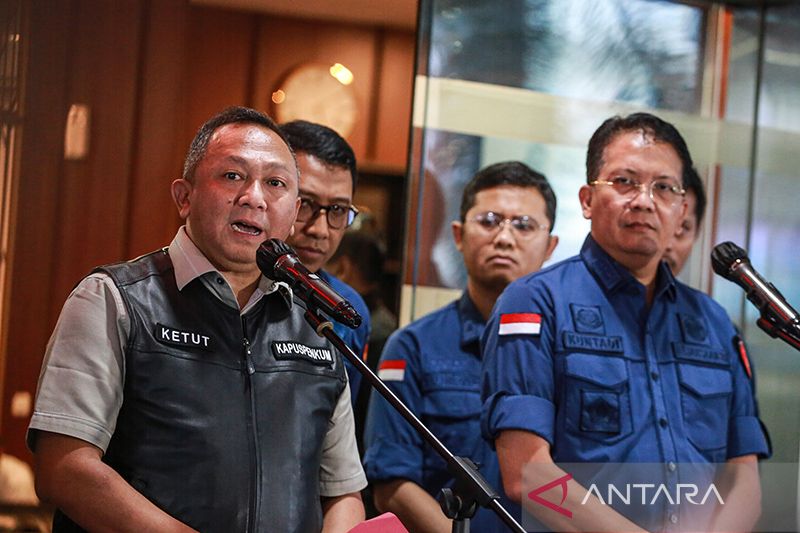 Kejagung panggil pengacara Irwan Hermawan terkait uang Rp 27 miliar