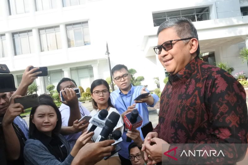 Sekjen PDIP temui Mensesneg bahas politik kebangsaan