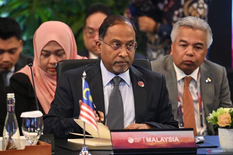 Malaysia telah meminta organisasi ASEAN untuk bersama-sama menjaga perdamaian di Laut Cina Selatan
