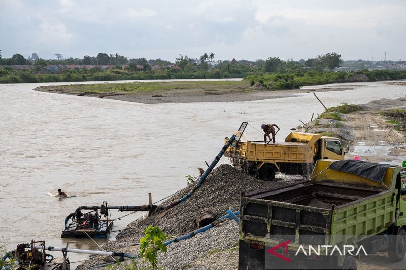 Kurangi pendangkalan sungai dengan tambang rakyat