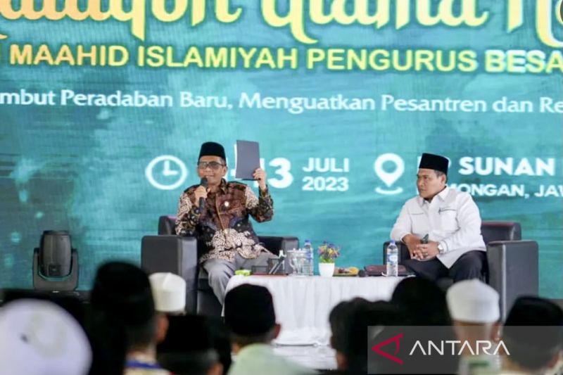 Mahfud MD: Pesantren harus bisa cetak sarjana dan dokter