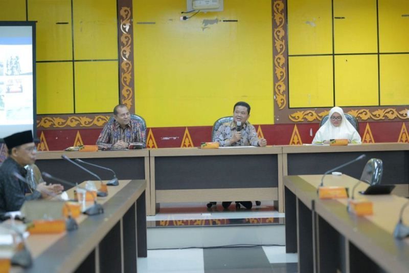 Direktur CIMT-GT menawarkan mahasiswa Unri ikut program magang IMT-GT