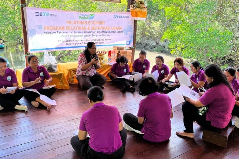 Pelindo latih masyarakat pesisir kuasai teknik ‘ecoprint’