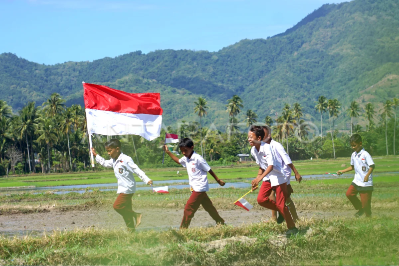 Gerakan 10 juta Bendera Merah Putih di Bone Bolango