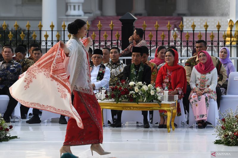 Baju Pengantin Betawi dan pelengkapnya, warisan adat yang mewah